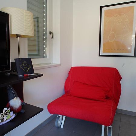Appartamento Centrale Con Wifi E Posteggio Privato Gratis! Lugano Luaran gambar